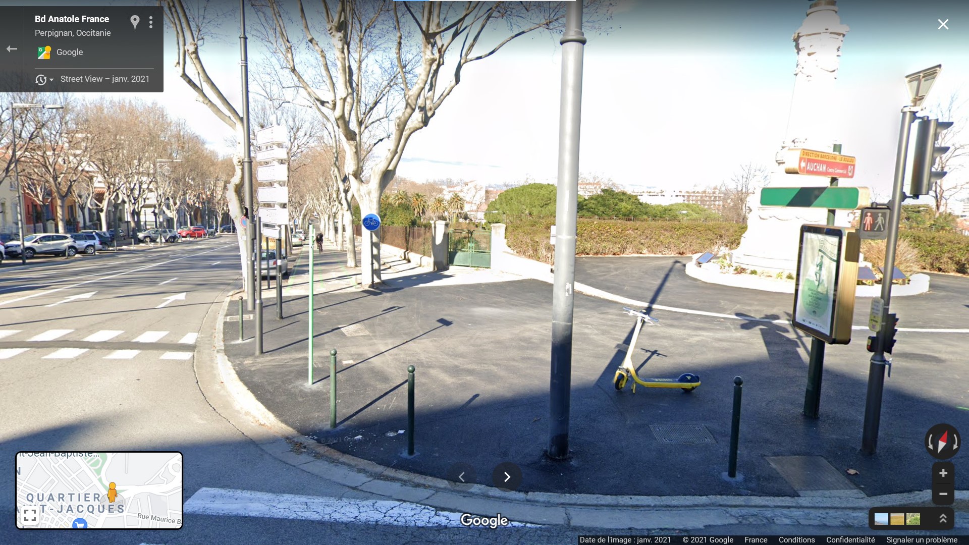 Début de la Piste cyclable sur trottoir du bd Jean Bourrat au croisement avec le bd A. France Début de la Piste cyclable sur trottoir du bd Jean Bourrat au croisement avec le bd A. France