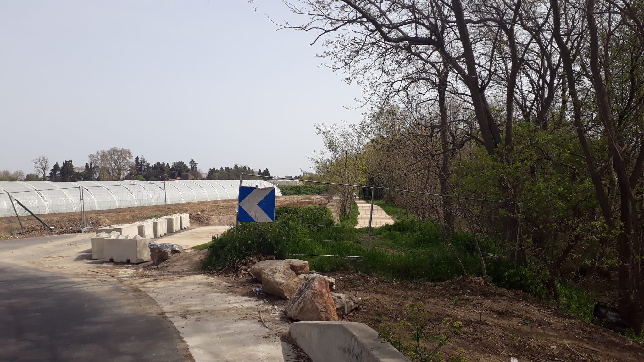 Début de l'itinéraire à proximité de l'usine Enrobés Roussillon / Lafarge Bétons Début de l'itinéraire à proximité de l'usine Enrobés Roussillon / Lafarge Bétons