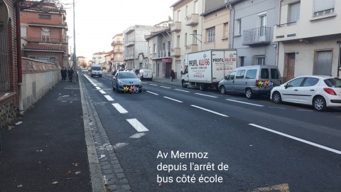 La bande cyclable avenue Mermoz s'arrête d'un coup... à croire que les cyclistes se volatilisent !